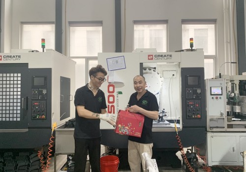 庆祝端午节:顶峰泵业为员工送福利