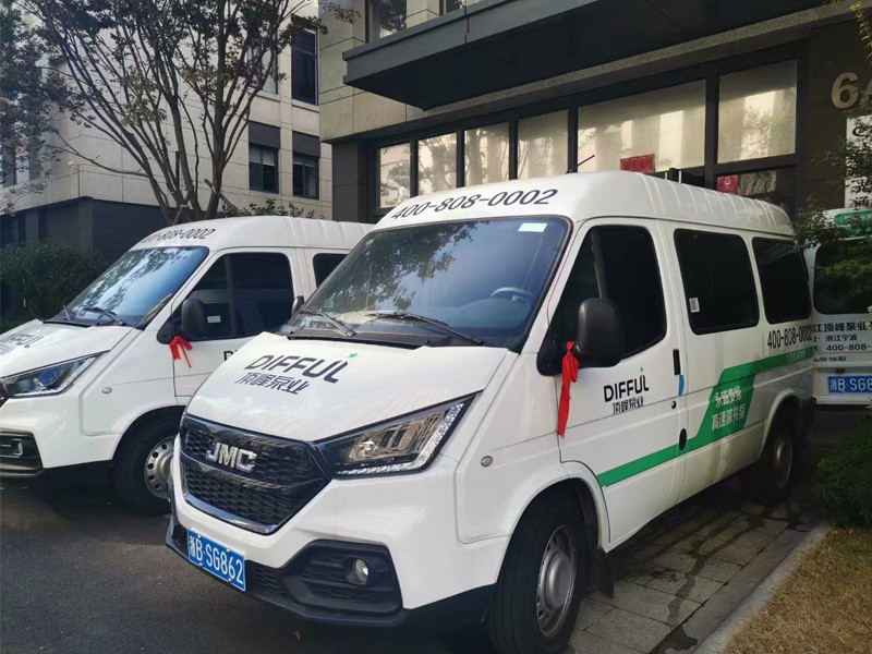 Vitrine móvel inovadora da fábrica de bombas solares DIFFUL