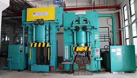 5000T cold forging machine is installed
