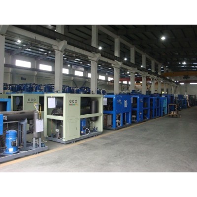 Air cooled desiccant combining air dryer