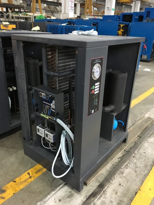 Donaldson's high efficiency refrigerated air dryer for compressor