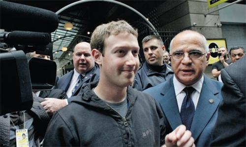 mark-zuckerberg-in-hoodie