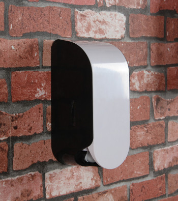 Compact manual soap dispenser