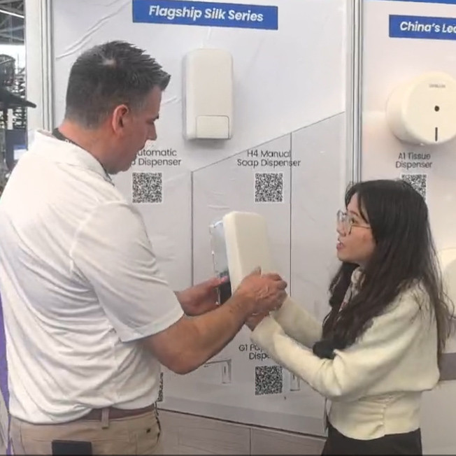 Smarlean Showcases New Commercial Hygiene Dispenser Series at Amsterdam Exhibition