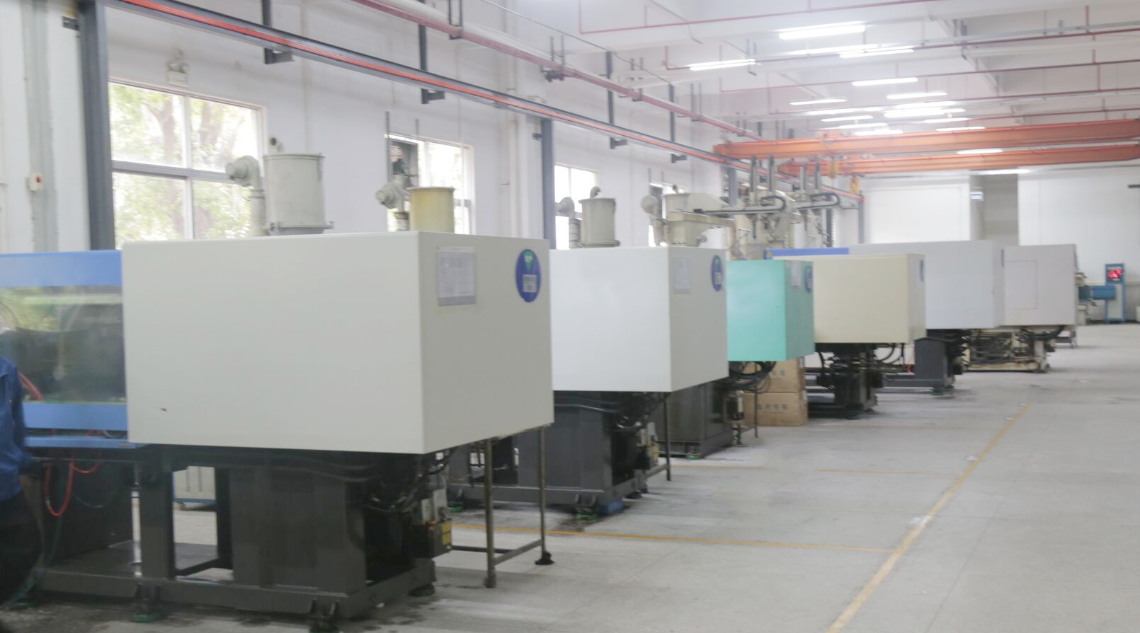 China commercial paper towel dispenser factory