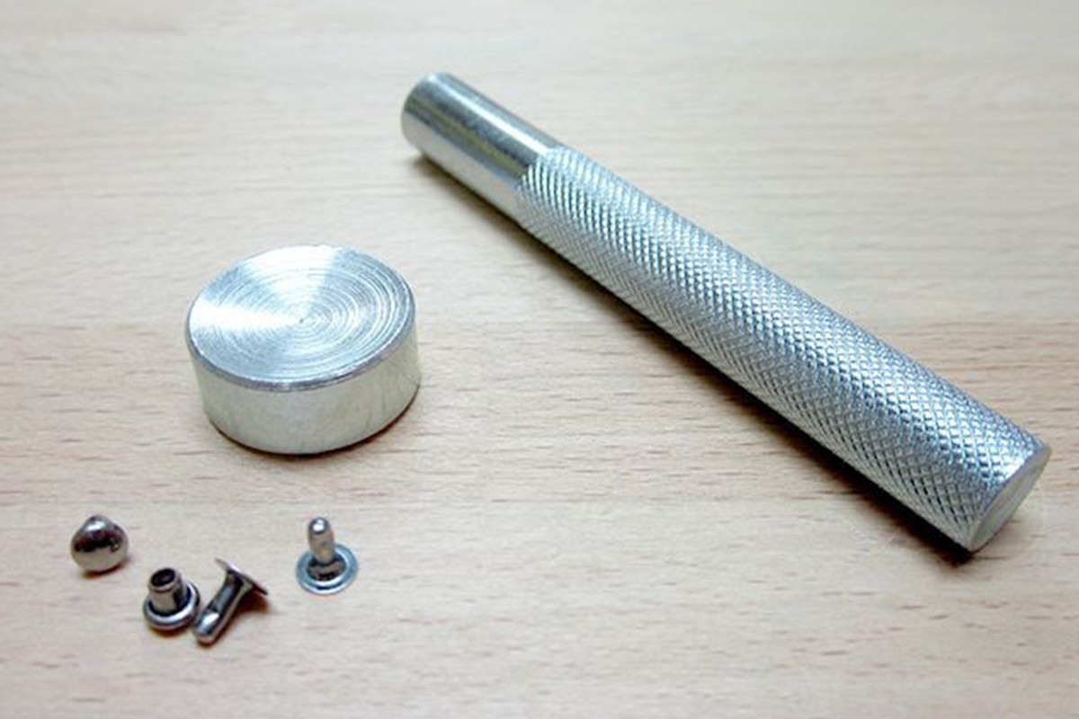 Rivet Belt