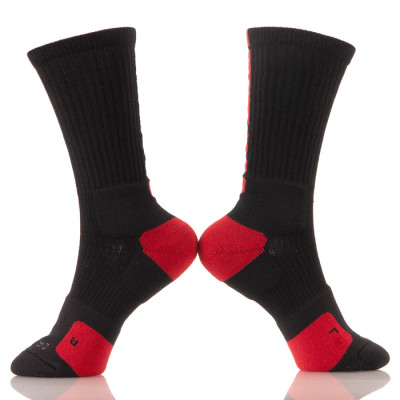 China Custom Made Cotton Sport Logo Crew Men Elite Basketball Socks