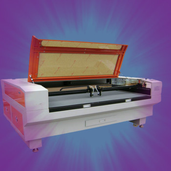 New laser cutting machine for wood look rubber flooring