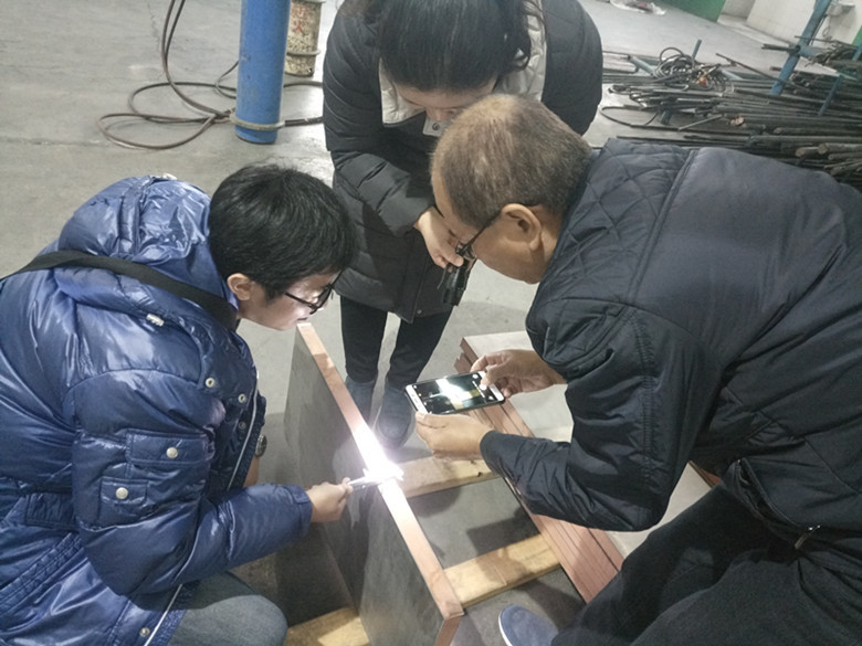 The Titanium Copper composite board was successfully inspected and delivered to the customer in Taiwan.