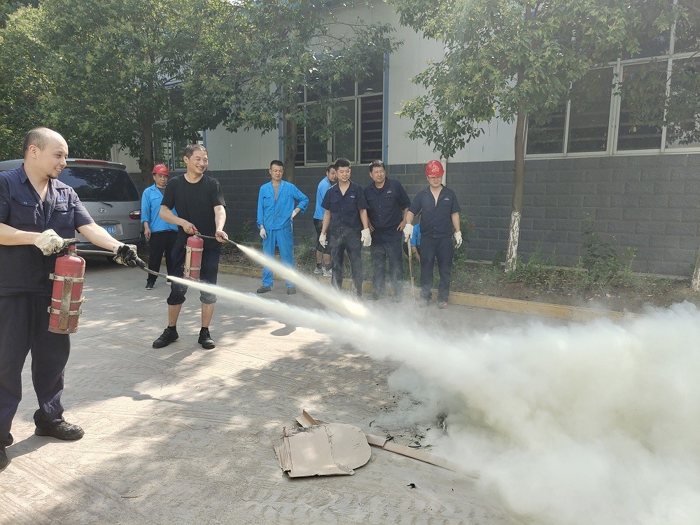 On the afternoon of August 1st, the company organized a