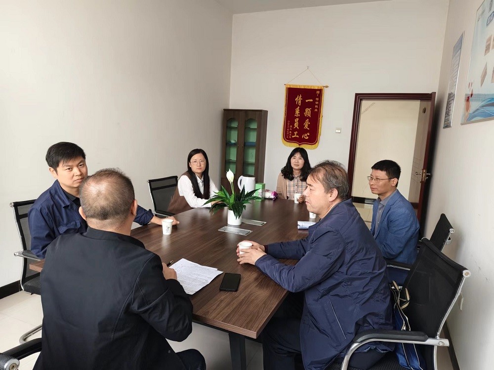 2024年10月9日,宝鸡市、区残联及记者等一行莅临我司参观调研我司安置残疾人就业情况。