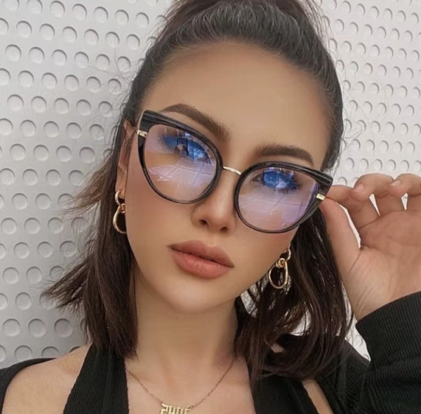 The Top Benefits of Blue Light Reading Glasses: Protect Your Eyes with Readsun Optical