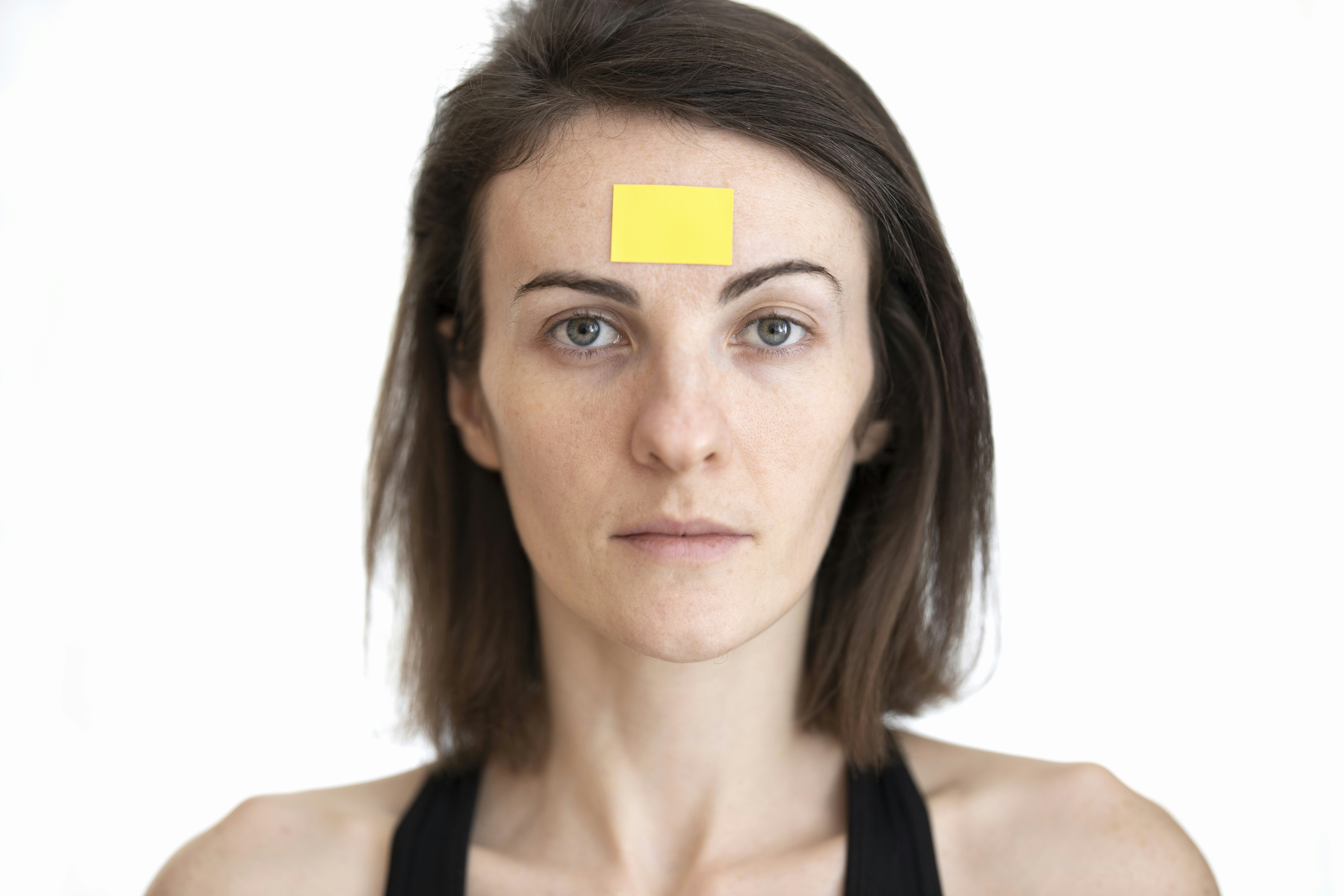 Illustration showing how total frame width should align with face width