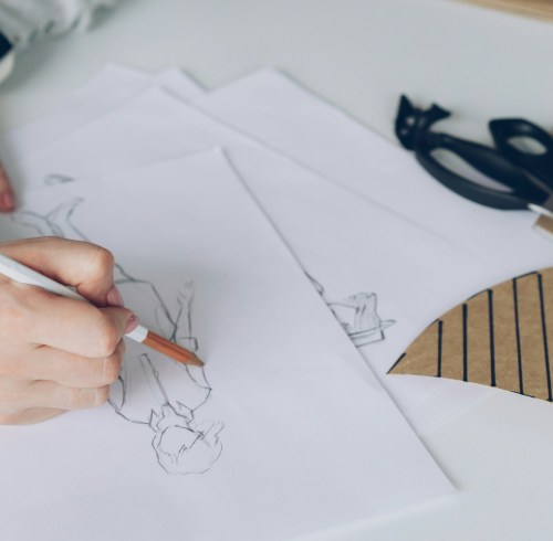 Cat Eye, Aviator & Retro Frames: Design Trends Driving Eyewear Sales