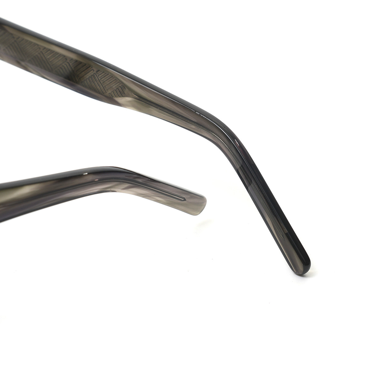 23C221A multilayer acetate temple tip detail