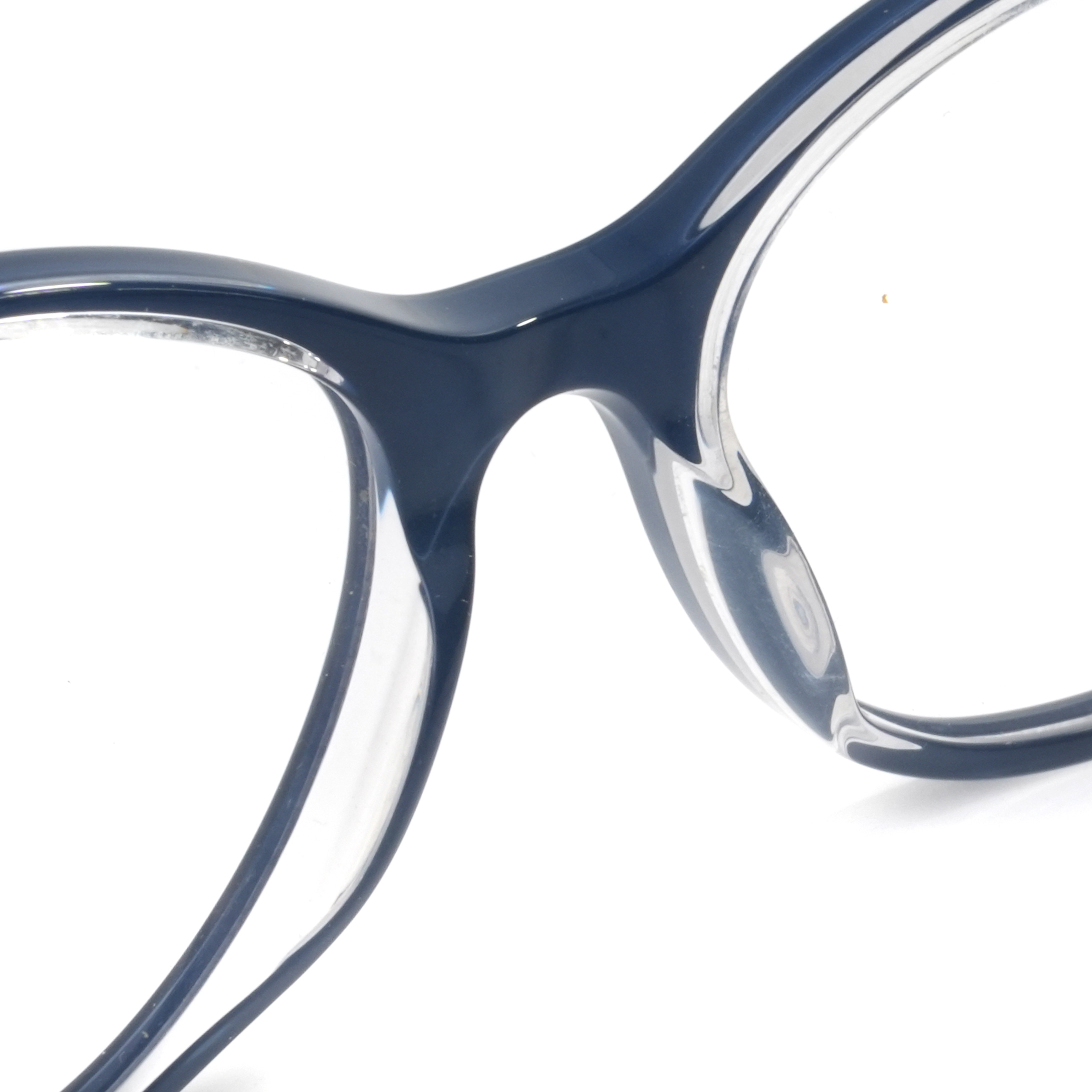 24C078A pattern design wire core front frame detail
