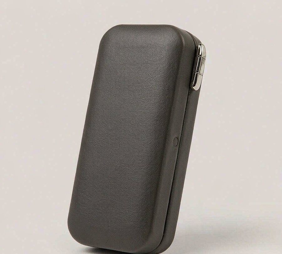 Pressure-proof eyeglasses case open detail