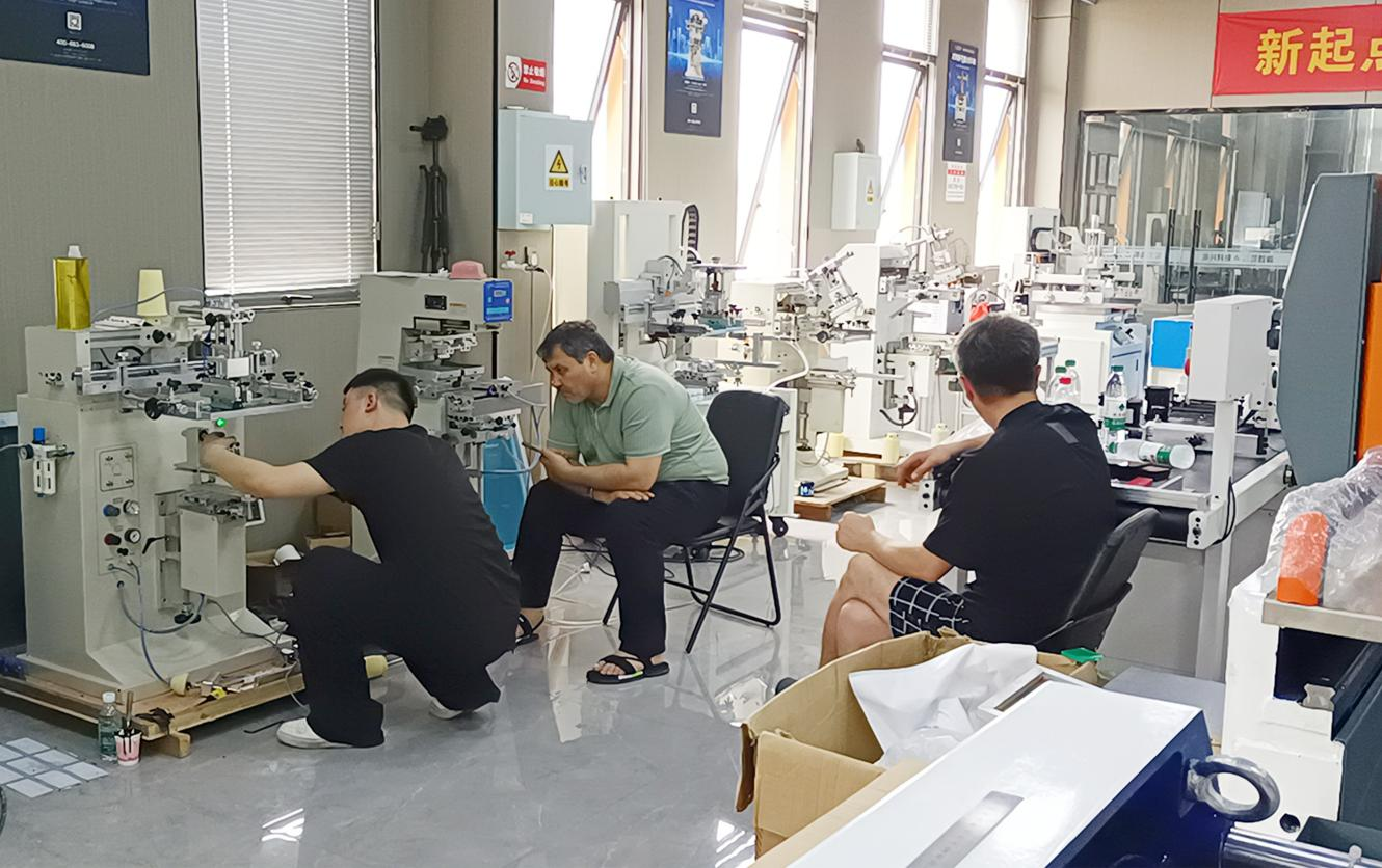 Screen printing machine for bottles