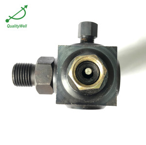 Transmitting valve for pressure gauge