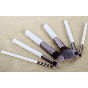 recognised good selling wooden handle 6pcs makeup brush set OEM service