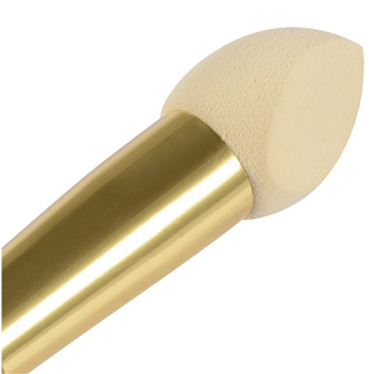 makeup sponge applicator on a makeup brush