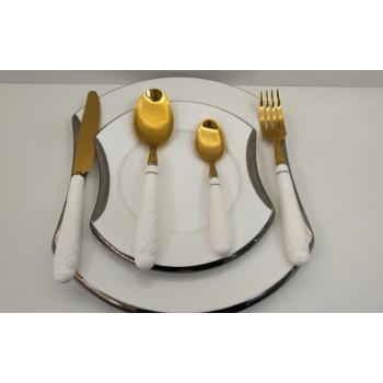 Porcelain cutlery set