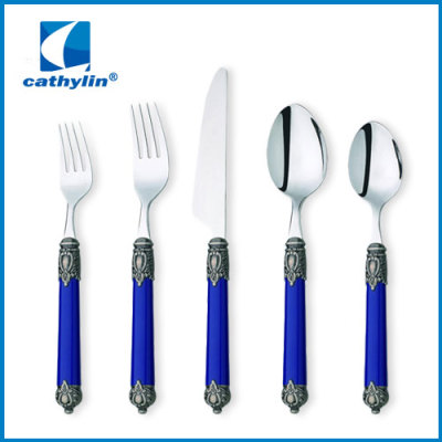 modern plastic cutlery set