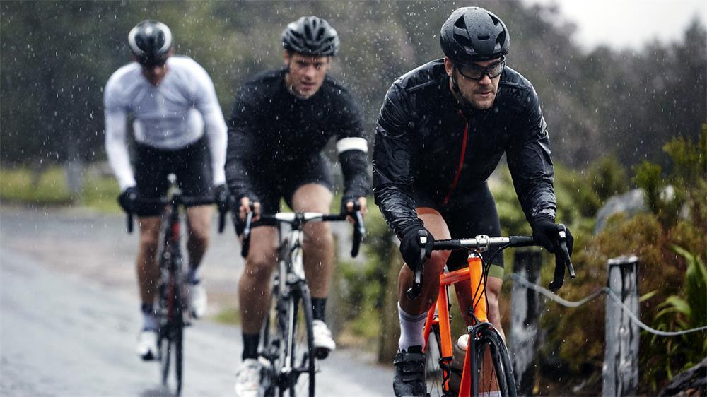 a complete guide to the correct maintenance of cycling clothing