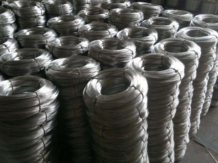 galvanized steel wire traduccion