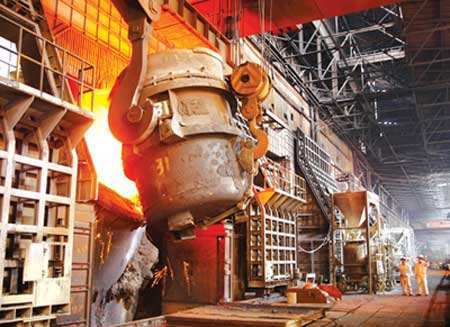 In mid-March, the average daily output of crude steel in key steel enterprises was 1,902,300 tons.