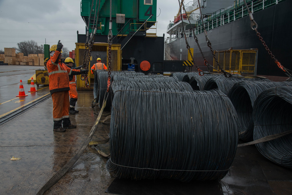 Close up of steel wire rod surface and diameter