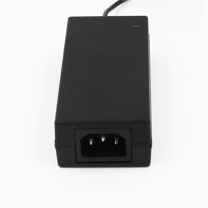 universal 26v 4A  US ac/dc  power supply  for laptop