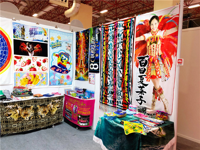  Come to 9B101 to see the exquisite cotton digital printing