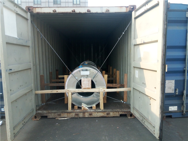 galvanized steel coil just be loaded in the container