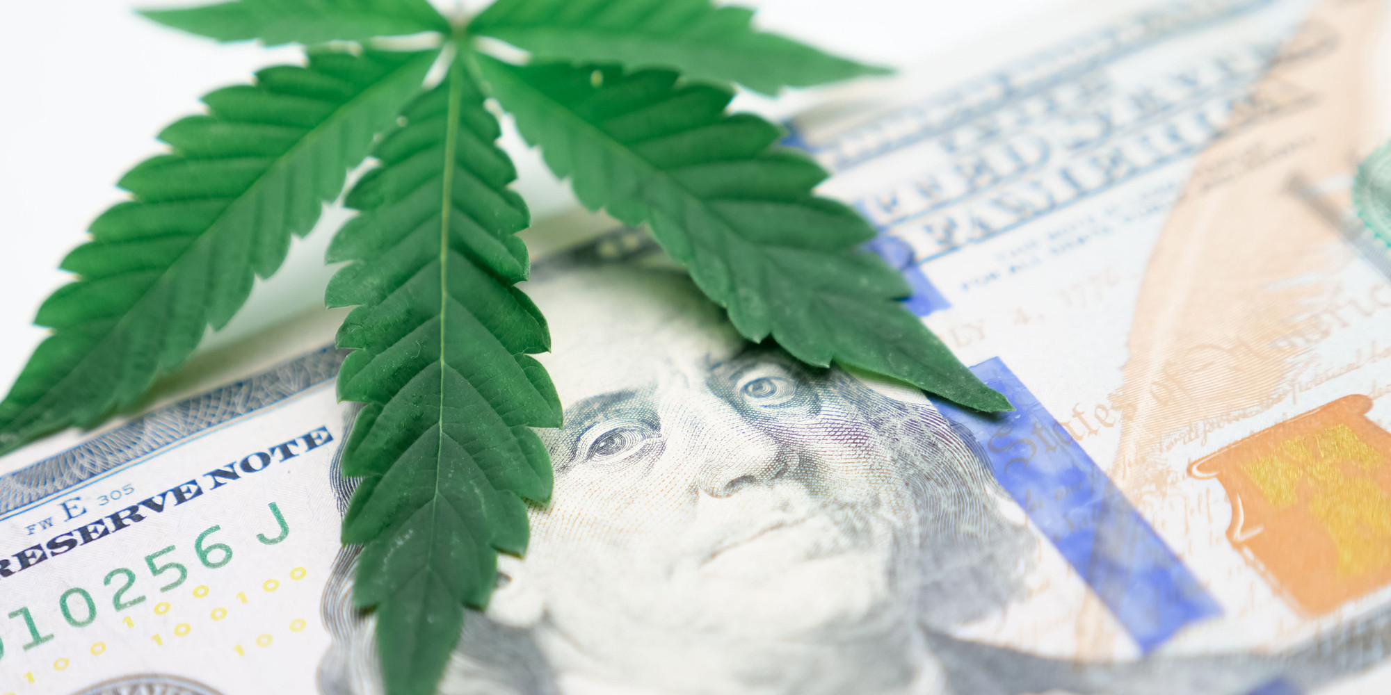 Which is safer, vaping or smoking cannabis?-Is vaping cannabis worse than smoking?-Should I smoke flower or vape?