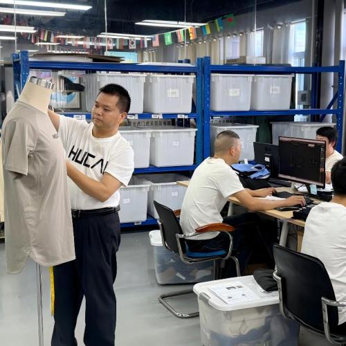 How to Find a One-Stop Sportswear Factory for Sampling, Production, Private Label, Packaging, and Shipping?