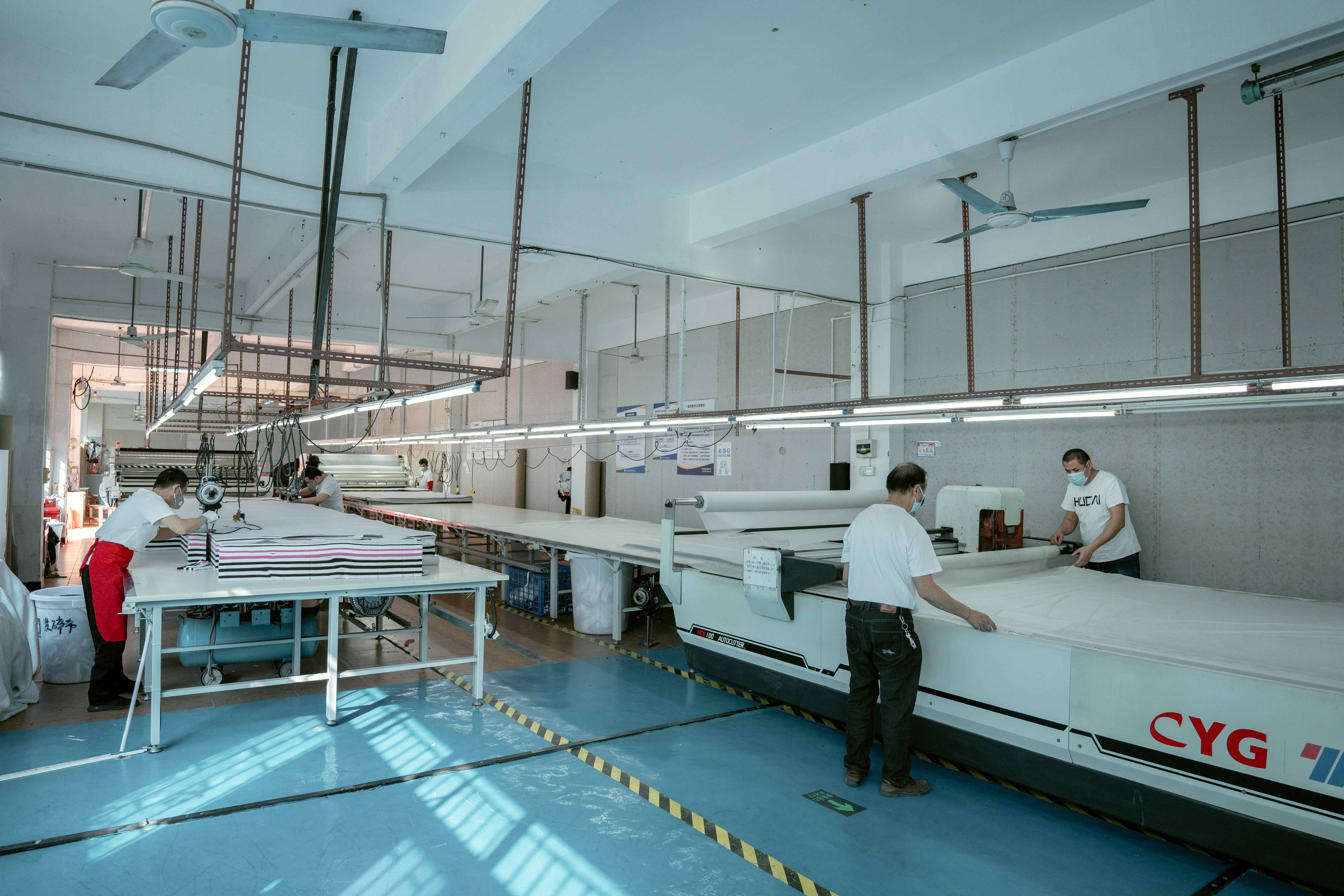 Sample to bulk control logic