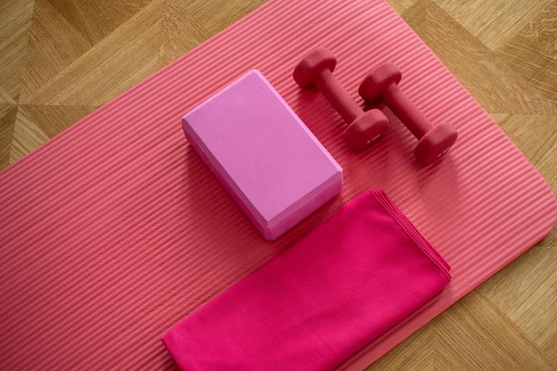How to Balance Soft Hand Feel and Performance Durability in Women's Activewear Fabric Selection