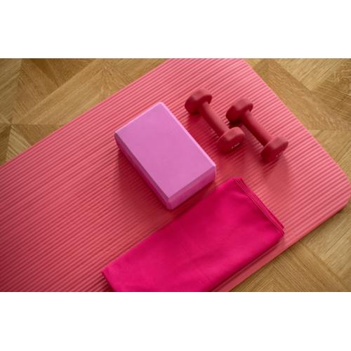 How to Balance Soft Hand Feel and Performance Durability in Women's Activewear Fabric Selection