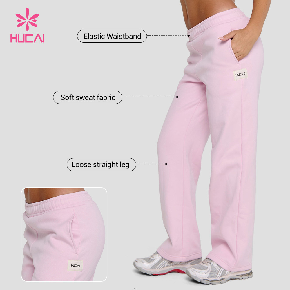 Wide elasticated waistband and slanted side pocket on the powder pink sweatpant