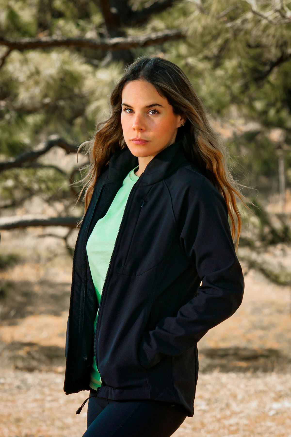 Stretch-Shell Light Jackets for Women's Activewear: Mobility, Breathability and Fabric Compatibility