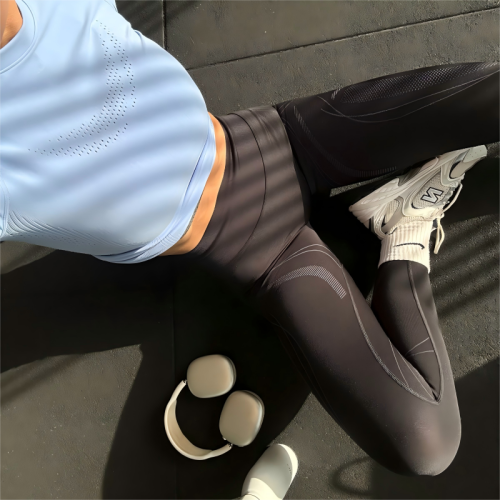 How HUCAI Ensures Stable Yoga Legging Waistbands Through Fabric Matching and Structural Design