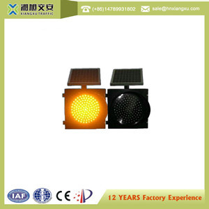 Solar traffic warning light