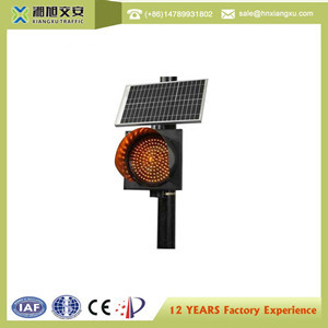 Solar traffic warning light