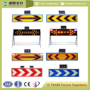 seguridad de la carretera de energía solar led parpadeante señales de flecha de tráfico reflexivo