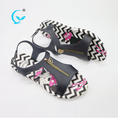 Cheap women sandals in China factory