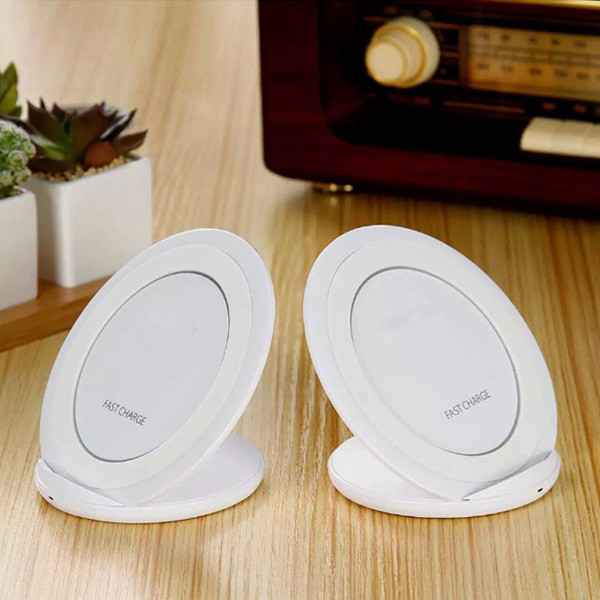 Qi wireless charger with phone stand