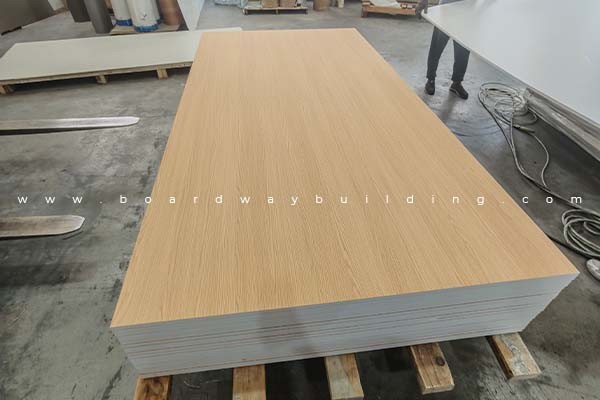 Laminated PVC foam board