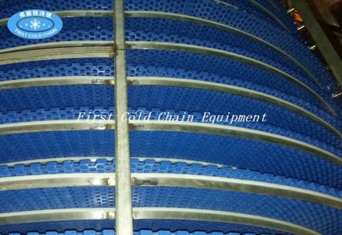 Congélateur en spirale rentable de la Chine 1000kg / h avec la ceinture d'acier inoxydable pour des fruits de mer congelés