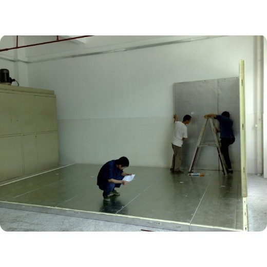 Construire un magasin pour stocker des pommes, des oranges, des poires et des prix